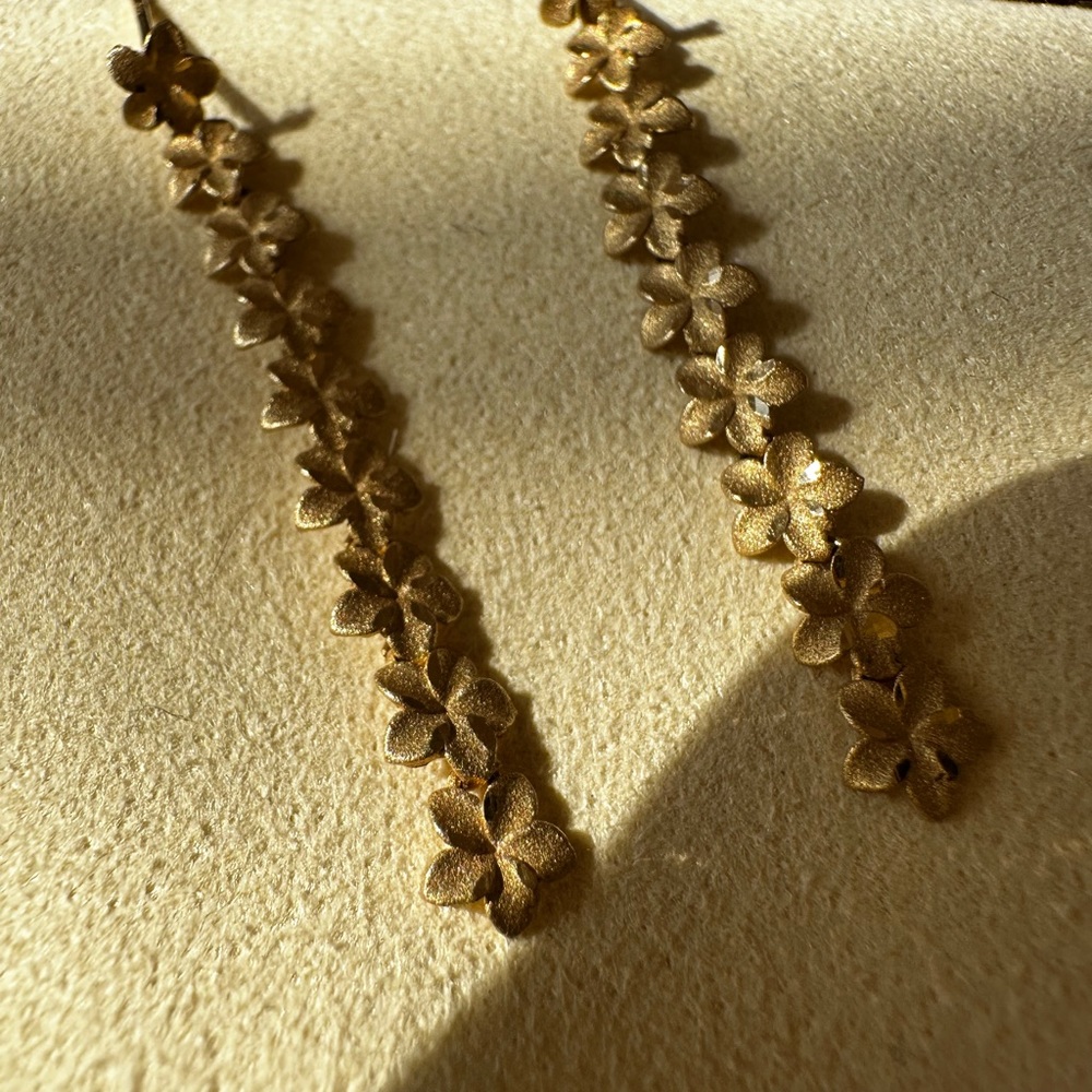 14kt Hawaiian jewelry.